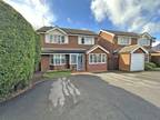 4 bedroom detached house for sale in Edyvean Close, Rugby, CV22