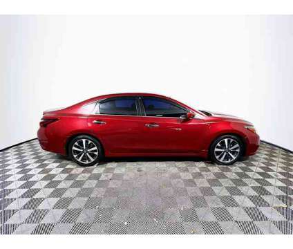 2017 Nissan Altima 2.5 SR is a Red 2017 Nissan Altima 2.5 Trim Car for Sale in Tampa FL