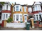 2 bed flat to rent in Colchester Road, E10, London