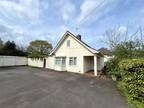 2 bedroom bungalow for sale in Hillview Road, Minehead, TA24