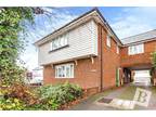 2 bed flat for sale in The Limes, RM4, Romford