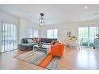 1 Bedroom Flat for Sale in LAKESIDE DRIVE