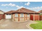 3 bedroom detached bungalow for sale in Kingston Mews, Clacton-On-Sea, CO15