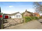 6 bedroom detached bungalow for sale in North Parade, GRANTHAM, NG31
