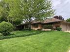 Home For Sale In Hawthorn Woods, Illinois