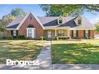 7606 Lowrance Rd Memphis, TN -