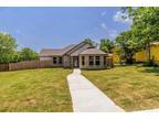 5425 Curzon Ave, Fort Worth, TX 76107