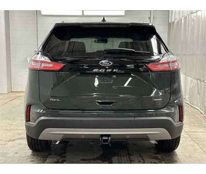 2024 Ford Edge SEL is a Green 2024 Ford Edge SEL SUV in Zelienople PA