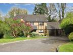 4 bedroom detached house for sale in Beech Holt, Leatherhead, KT22