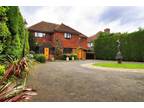 4 bedroom detached house for sale in Bromley Common, Bromley, BR2