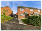 2 bedroom semi-detached house for sale in Thorpe View, Leeds, LS10