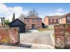 Bracondale, Norwich 4 bed detached house - £4,000 pcm (£923 pw)