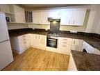 2 bed flat to rent in Chatsworth House, LS2,