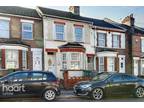 3 bedroom terraced house for sale in Dallow Road, Luton, LU1