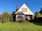 3 bedroom detached house for sale in Holly Tree Gardens, Rayleigh