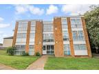 2 bed flat for sale in Mayne Avenue, LU4, Luton