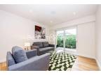 2 bed flat to rent in Beaufort Square, NW9, London