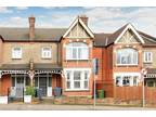 Arthur Road, Wimbledon Park 3 bed apartment to rent - £2,500 pcm (£577 pw)