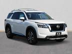 2024 Nissan Pathfinder White, new