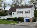 Single Family Residence, Colonial - Fords, NJ 38 Brandywine Rd