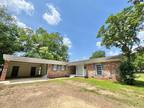 206 Sylvan Rd, Columbus, MS 39702