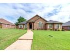 3765 Village Bnd, Paris, TX 75462