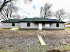 302 W North St, Sesser, IL 62884