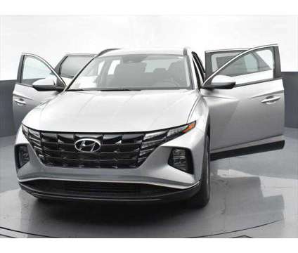 2024 Hyundai Tucson SEL is a Silver 2024 Hyundai Tucson SUV in Mcdonough GA