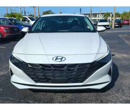 2022 Hyundai Elantra SEL is a White 2022 Hyundai Elantra Sedan in Daytona Beach FL