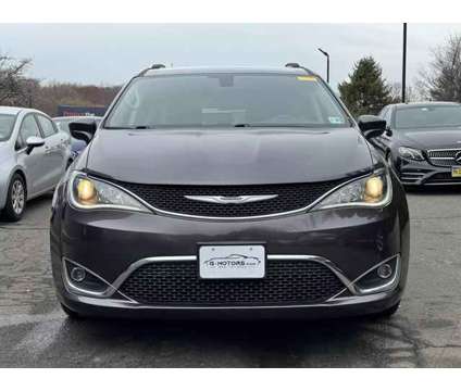 2019 Chrysler Pacifica for sale is a Grey 2019 Chrysler Pacifica Car for Sale in Monroe NJ