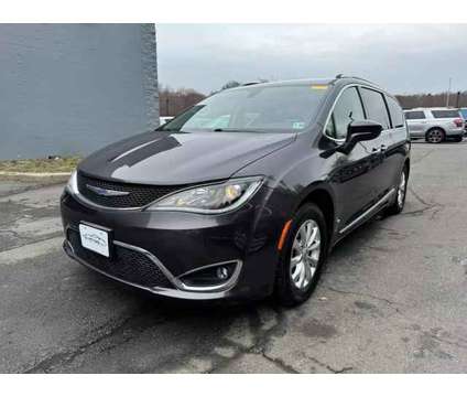 2019 Chrysler Pacifica for sale is a Grey 2019 Chrysler Pacifica Car for Sale in Monroe NJ
