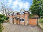 3 bedroom detached house for sale in The Mall, Totland Bay, Isle of Wight, PO39