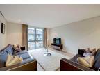 3 bed flat to rent in Merchant Square, W2,