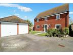 4 bedroom detached house for sale in Meadowsweet Road, Caister-On-Sea, NR30