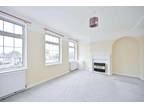 3 bed flat to rent in Burwood Close, KT6, Surbiton