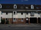 2 bed flat to rent in Daws Court, SL0, Iver