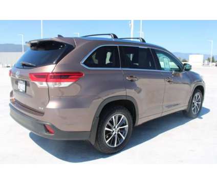 2017 Toyota Highlander XLE is a White 2017 Toyota Highlander XLE Car for Sale in San Jose CA