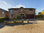5 bedroom detached house for sale in Lee Fair Court, Wakefield, WF3