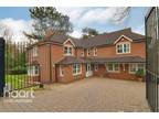 Arbour Lane, Chelmsford 5 bed detached house to rent - £3,650 pcm (£842 pw)