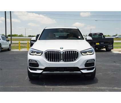 2019 BMW X5 Xdrive40i is a White 2019 BMW X5 4.8is Car for Sale in Georgetown TX