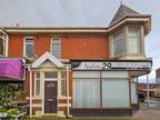 2 bed flat to rent in Highfield Road, FY4, Blackpool