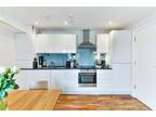 Forest Road, London, E8 2 bed apartment for sale -