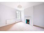 3 bed flat to rent in Bonneville Gardens, SW4, London