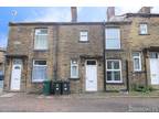 Moor Street, Queensbury Bradford, BD13 2PS 2 bed terraced house to rent -
