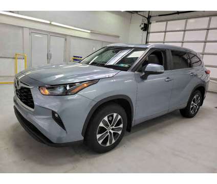 2023 Toyota Highlander XLE is a 2023 Toyota Highlander XLE Car for Sale in Wilkes Barre PA