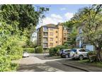 2 bedroom flat for sale in Kingswood Drive, Crystal Palace, SE19