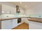 2 bed flat to rent in Edith Road, W14, London