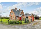 3 bedroom detached house for sale in Barnhouse Lane, Great Barrow, Chester