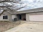 301 10th Street, Stinnett, TX 79083