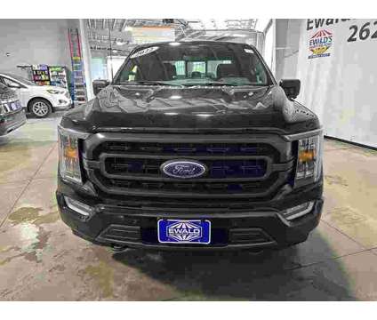 2022 Ford F-150 XLT is a Black 2022 Ford F-150 XLT Truck in Milwaukee WI